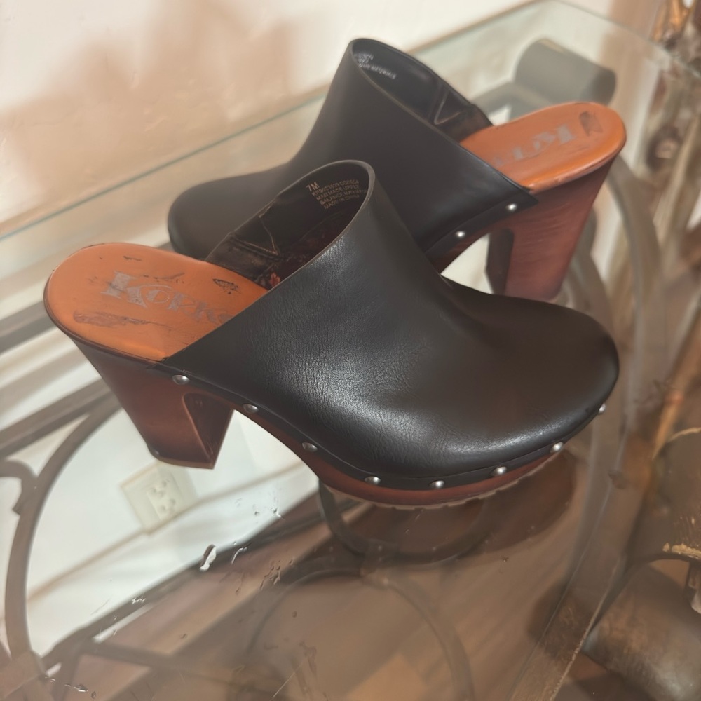 Stylish Black Leather Clogs